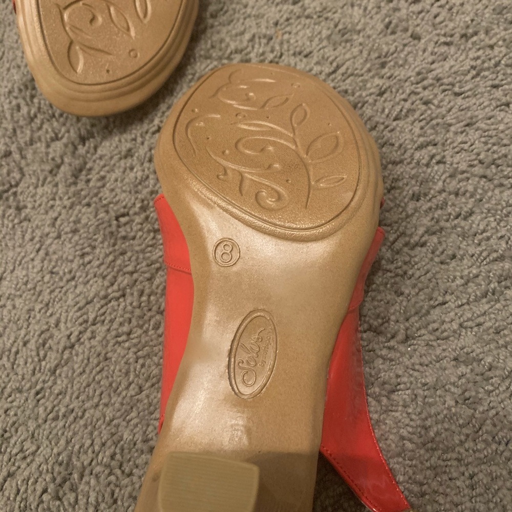 Solos sling back heels NIB - Picture 4 of 4